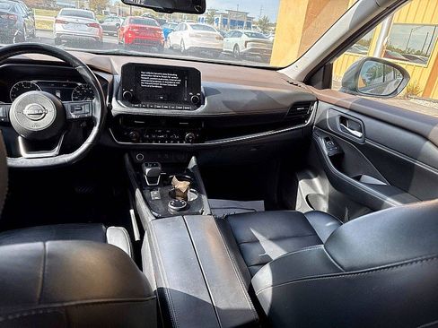 Used 2023 Nissan Rogue SL w/ SL Premium Package image 10