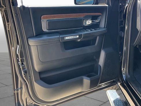 Used 2018 RAM 1500 Laramie w/ Convenience Group AWD/4WD image 22