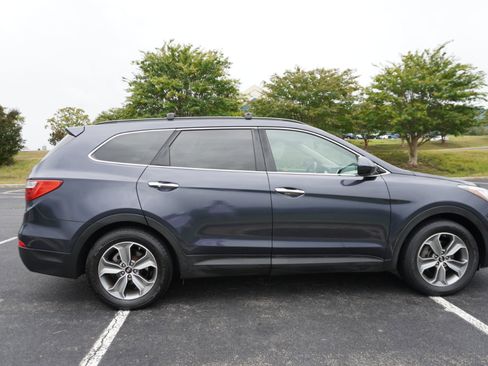 Used 2015 Hyundai Santa Fe GLS image 8