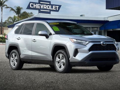 Used 2024 Toyota RAV4 XLE FWD image 32
