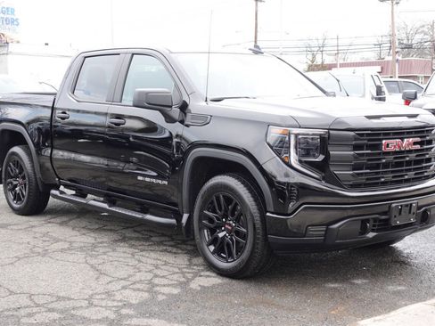 Used 2024 GMC Sierra 1500 Pro w/ Graphite Edition image 4