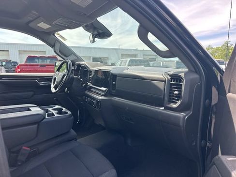 Used 2023 Chevrolet Silverado 1500 LT AWD/4WD image 9