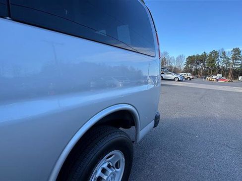 Used 2017 Chevrolet Express 2500 LS image 18