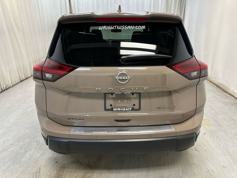 Certified 2024 Nissan Rogue SV image 7