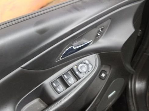 Used 2016 Chevrolet Volt Premier w/ Driver Confidence Package FWD image 10