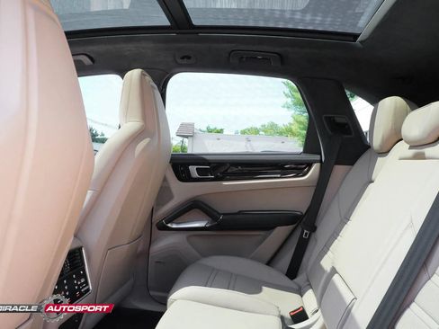 Used 2019 Porsche Cayenne Turbo w/ Premium Plus Package AWD/4WD image 26