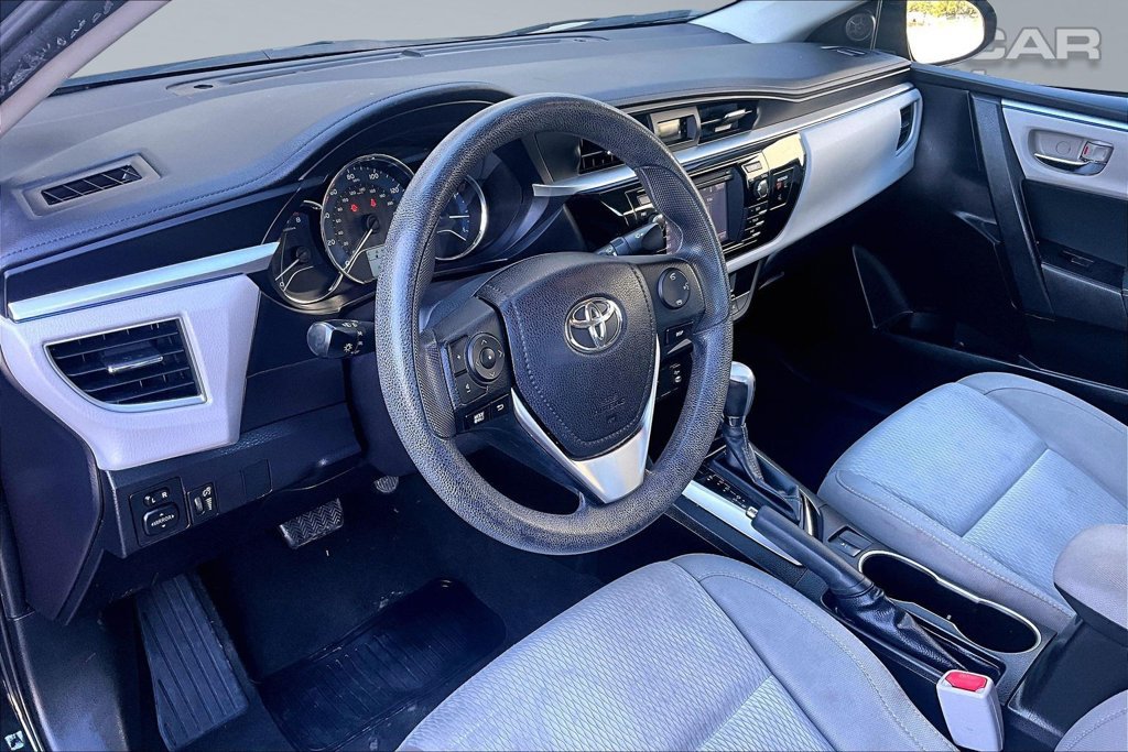 Used 2016 Toyota Corolla LE FWD image 14
