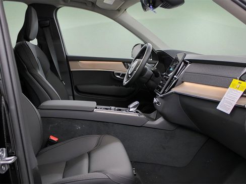 New 2025 Volvo XC90 B6 Plus w/ Protection Package Premier image 25