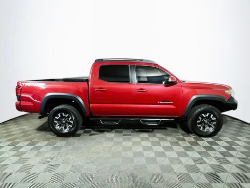 Used 2019 Toyota Tacoma TRD Off-Road AWD/4WD image 8