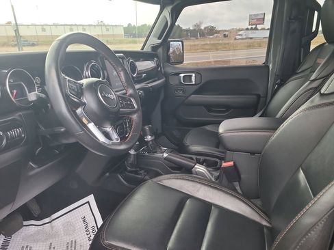 Used 2022 Jeep Wrangler Unlimited Rubicon w/ Xtreme Recon 35" Tire Package image 10