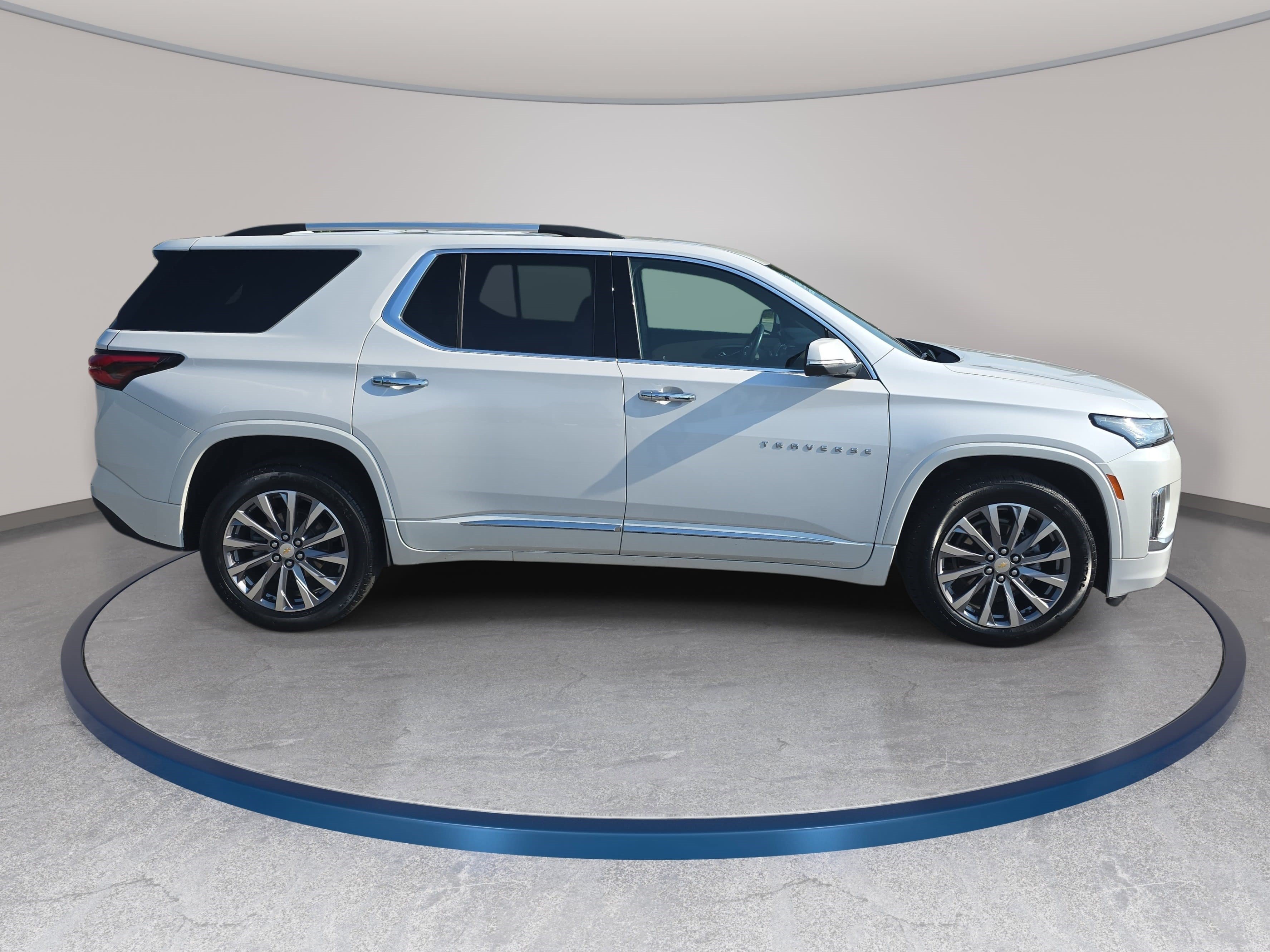 Used 2022 Chevrolet Traverse Premier AWD/4WD image 4