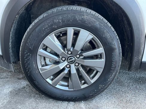 Used 2025 Nissan Pathfinder SV image 32