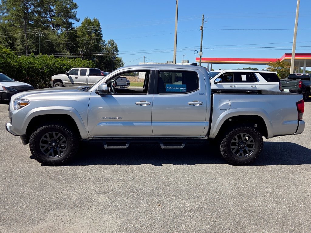 Used 2023 Toyota Tacoma SR5 w/ Technology Package AWD/4WD image 2