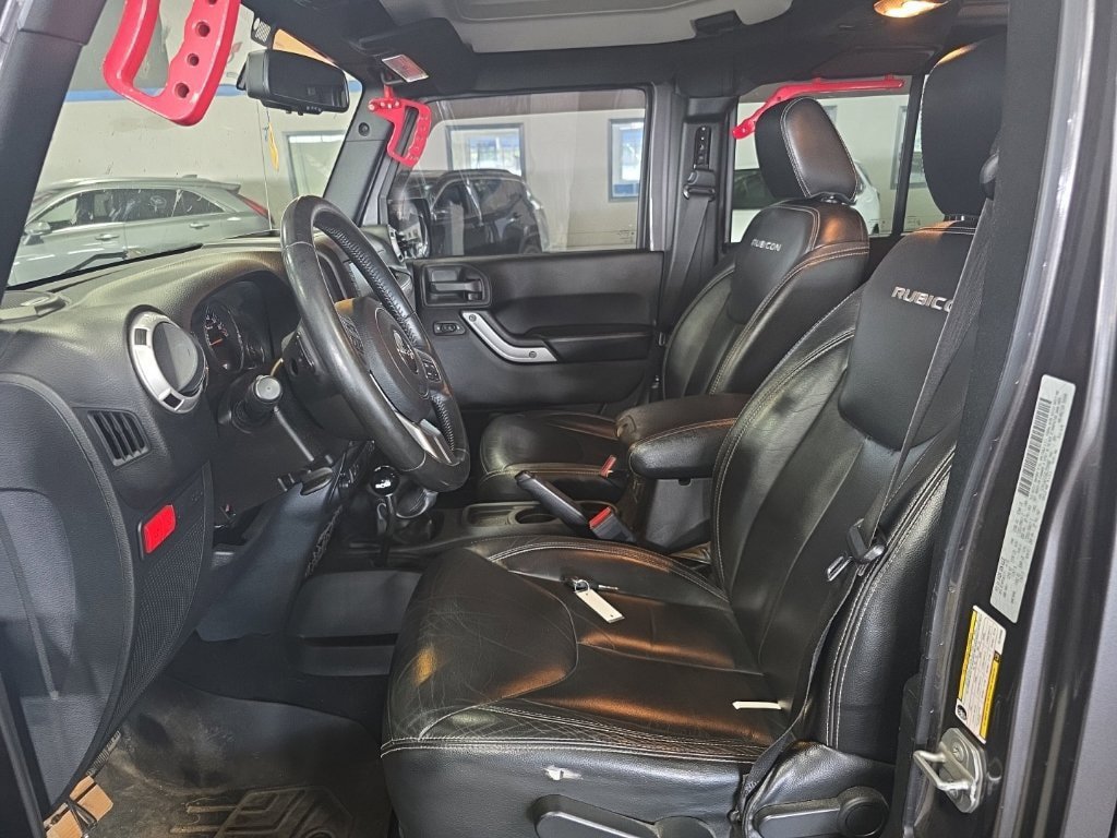 Used 2016 Jeep Wrangler Unlimited Rubicon AWD/4WD image 4