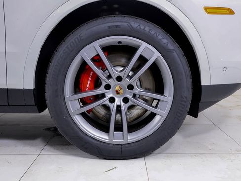 New 2026 Porsche Cayenne S image 23