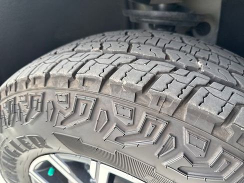 Used 2026 GMC Acadia AT4 w/ Super Cruise Package image 25