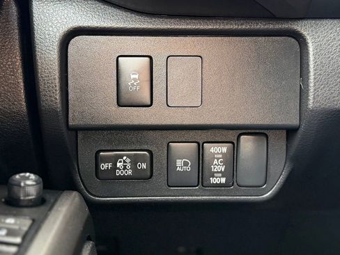 Used 2022 Toyota Tacoma TRD Off-Road image 20