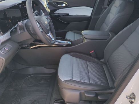 New 2026 Chevrolet Trax LT w/ Driver Confidence Package image 18