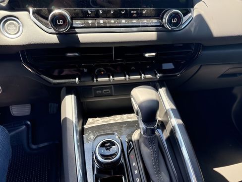 New 2025 GMC Canyon Elevation w/ Convenience Package image 27