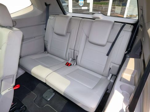 Used 2023 Volkswagen Atlas SE w/ Panoramic Sunroof Package AWD/4WD image 17