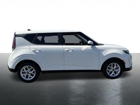 Certified 2024 Kia Soul LX w/ Option Group 015 FWD image 9