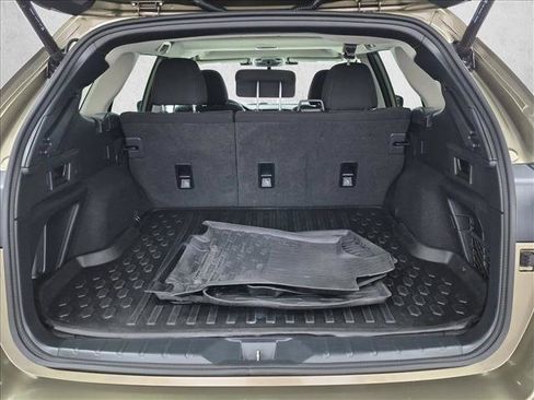 Used 2024 Subaru Outback Premium AWD/4WD image 6