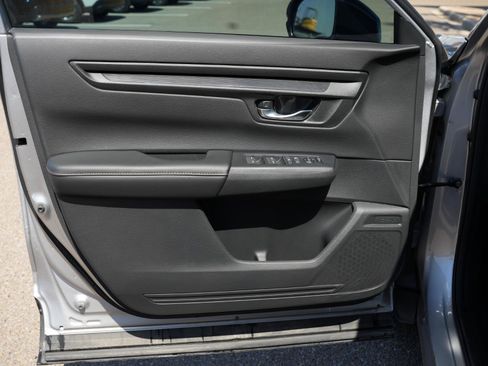 Used 2025 Honda CR-V Sport image 11