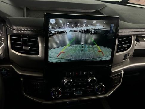 Used 2024 Ford Expedition XLT image 24