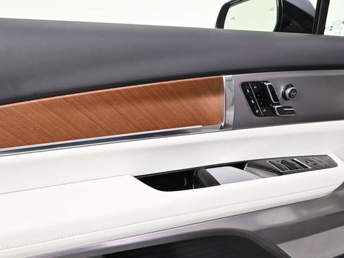 New 2026 Cadillac Vistiq Sport w/ LPO, Floor Liner Package image 21