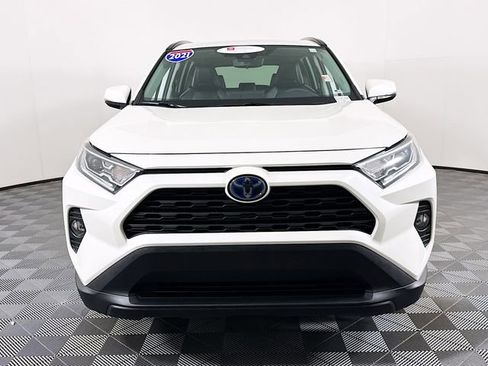Used 2021 Toyota RAV4 XLE Premium image 2