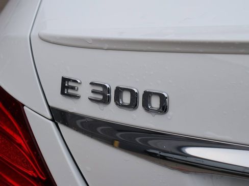 Used 2019 Mercedes-Benz E 300 4MATIC image 8