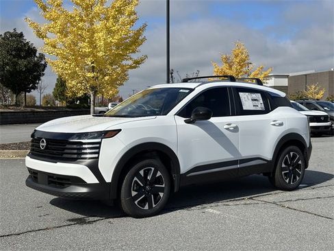 New 2026 Nissan Kicks SV w/ SV Premium Package image 2