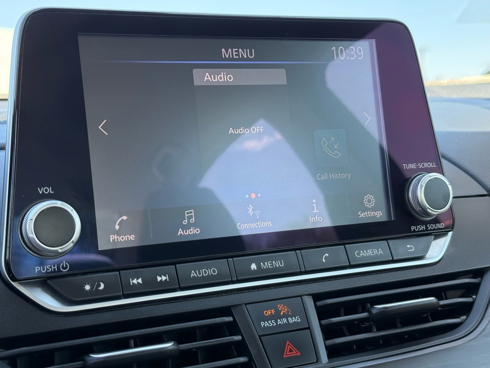 Used 2025 Nissan Altima 2.5 SV FWD image 21