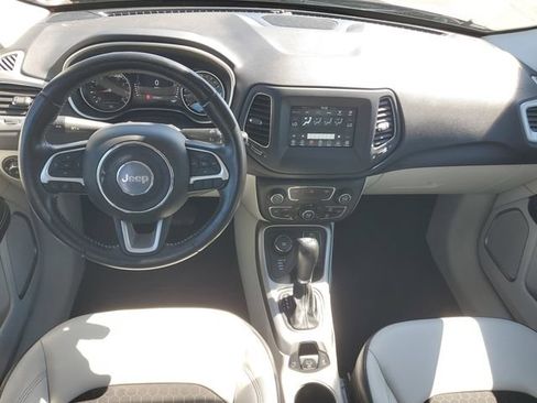 Used 2021 Jeep Compass Latitude AWD/4WD image 12