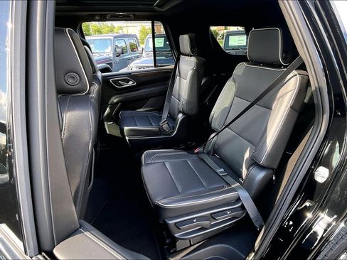 Used 2021 Chevrolet Tahoe Premier w/ Premium Package AWD/4WD image 23