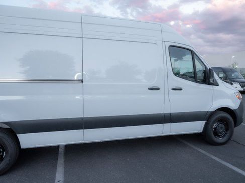 New 2025 Mercedes-Benz Sprinter 2500 image 4