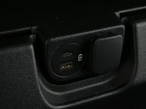 Used 2023 Ford F150 XLT image 28