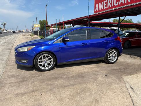 Used 2015 Ford Focus SE w/ Equipment Group 201A FWD image 4