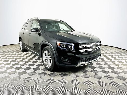 Used 2023 Mercedes-Benz GLB 250 4MATIC image 2