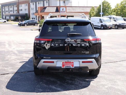 Used 2023 Nissan Pathfinder Platinum AWD/4WD image 6