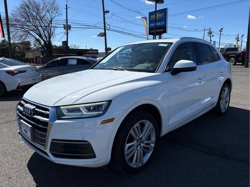 Used 2018 Audi Q5 2.0T Premium Plus w/ Premium Plus Package AWD/4WD image 3