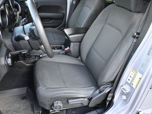 Used 2019 Jeep Wrangler Unlimited Sport image 16