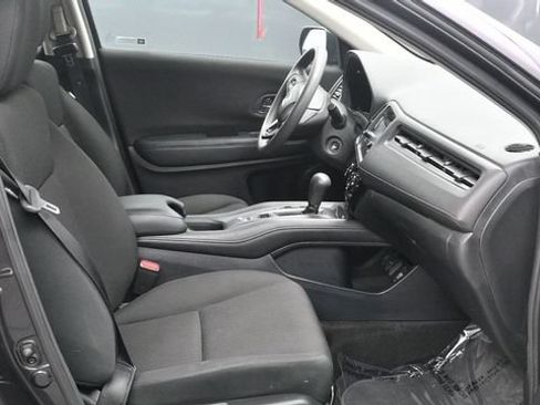 Used 2017 Honda HR-V LX image 10