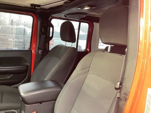 Used 2018 Jeep Wrangler Unlimited Sport image 20