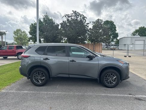 Used 2021 Nissan Rogue S image 4