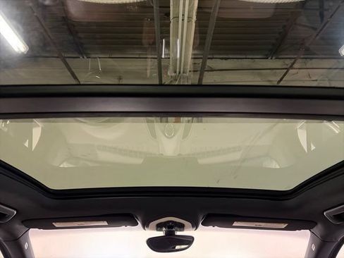 Used 2016 Porsche Cayenne w/ Premium Package AWD/4WD image 34