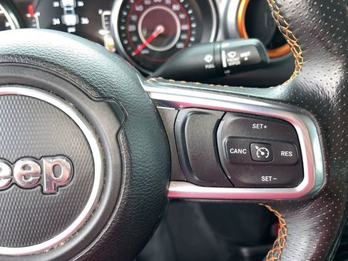 Used 2020 Jeep Gladiator Mojave image 12