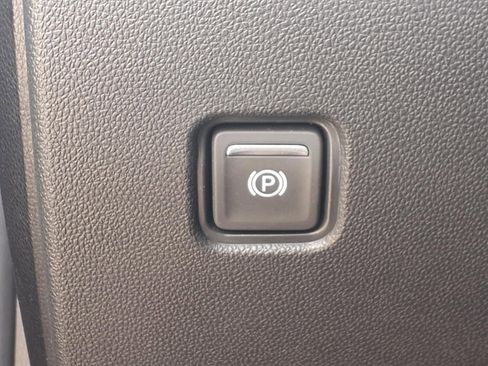 Used 2025 Chevrolet Blazer LT image 10