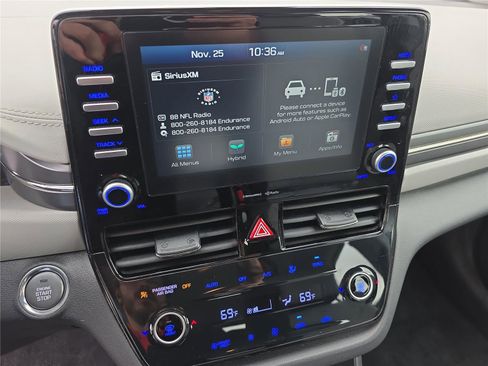 Used 2020 Hyundai Ioniq SE image 24