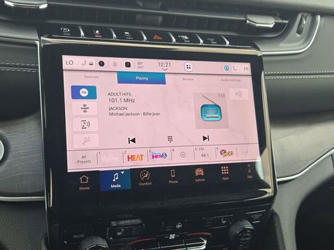 New 2025 Jeep Grand Cherokee L Limited RWD image 19